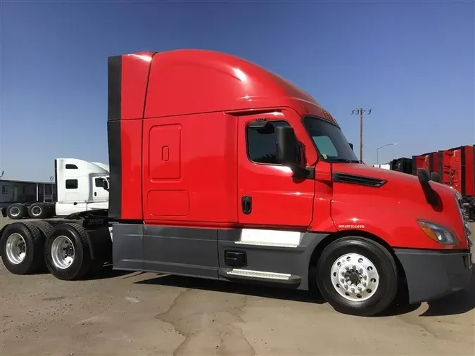 2021 FREIGHTLINER CASCADEVO1