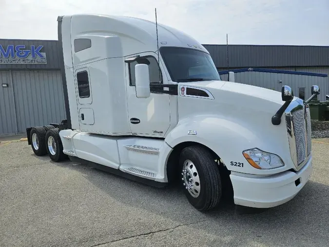 2021 KENWORTH T680