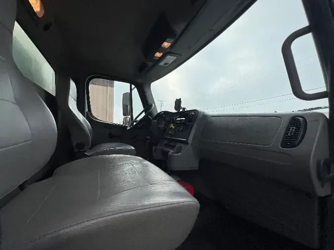 2018 Freightliner M2