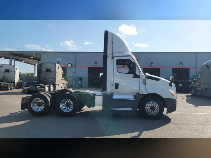 2019 Freightliner Cascadia 126850aa8c1e223055ca635b0c810ae1145