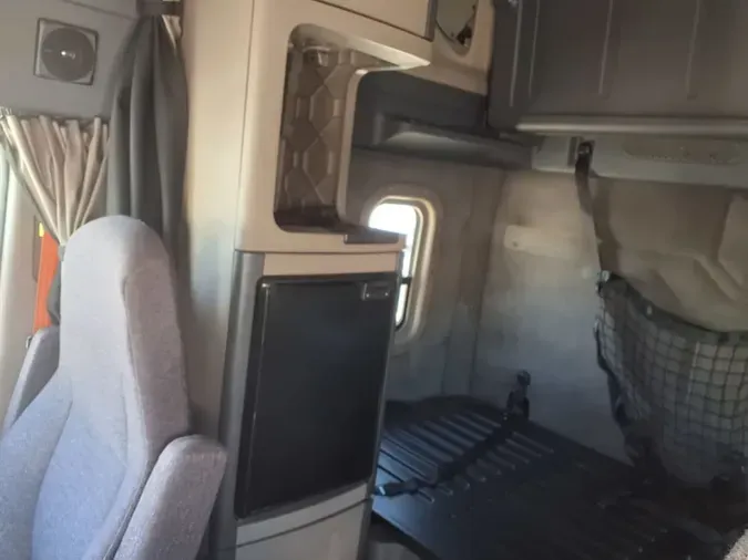 2017 FREIGHTLINER/MERCEDES CASCADIA 125