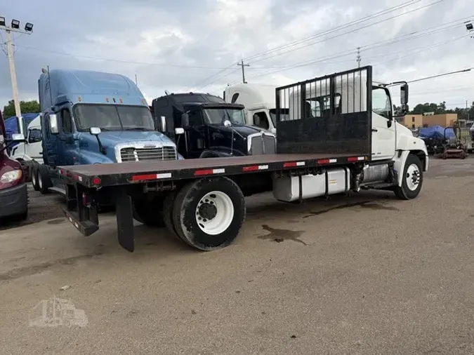 2013 HINO 268