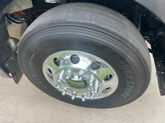 2023 Kenworth W990