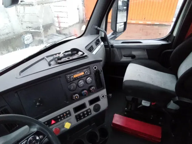 2019 Freightliner Cascadia 126