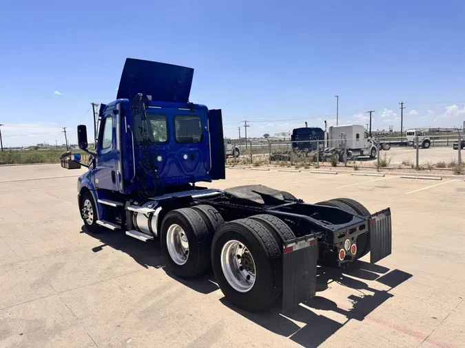 2020 Freightliner Cascadia8514059dbe1360c4ceab908fc2b777a8