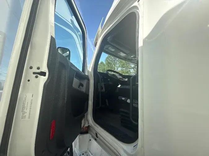 2020 FREIGHTLINER CA126