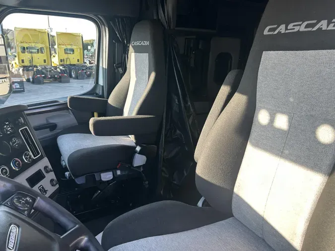2021 Freightliner Cascadia
