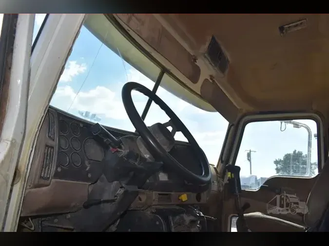 2005 MACK GRANITE CV713