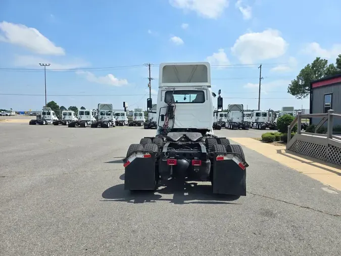 2018 NAVISTAR INTERNATIONAL LT625 DAYCAB T/A8523a27d37a946e3b16d7fa8f942d8fd