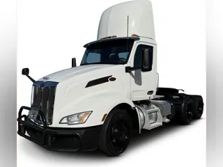 2023 Peterbilt 579