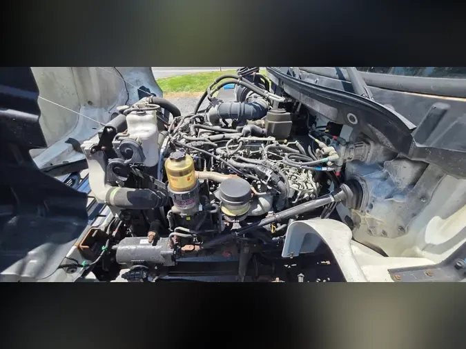 2016 HINO HINO 268