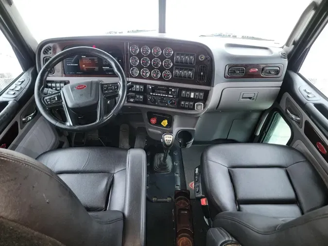 2023 Peterbilt 389