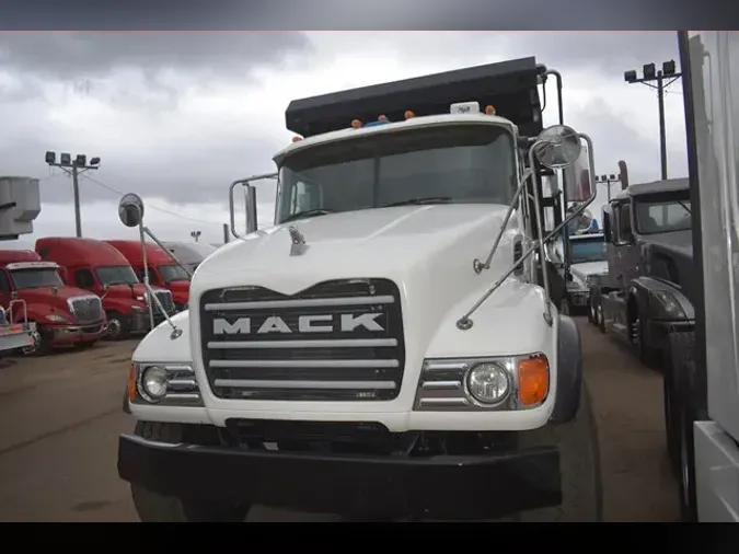 2008 MACK GRANITE CV713