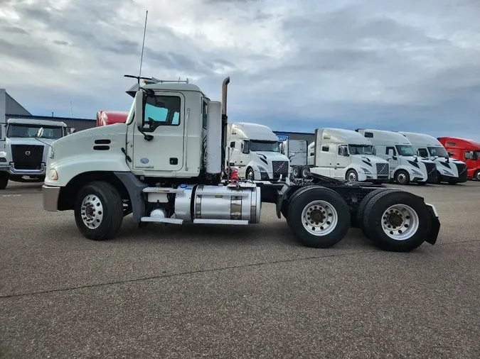 2014 MACK CXU613