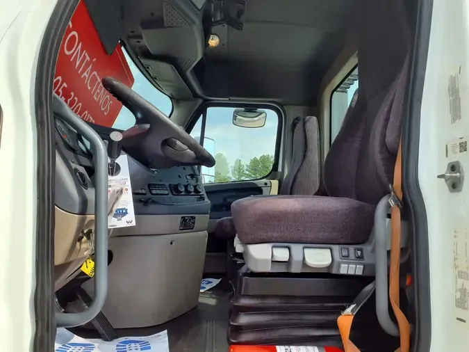 2018 FREIGHTLINER CASCADIA 113