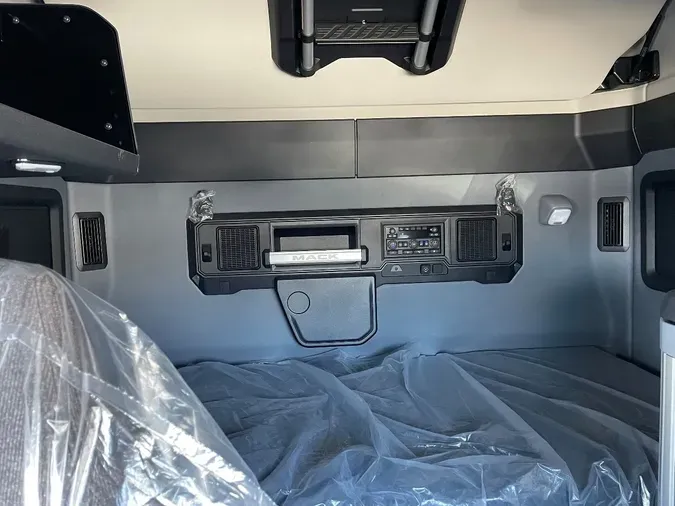 2026 MACK Pioneer 76" High Roof