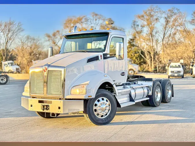 2020 KENWORTH T880