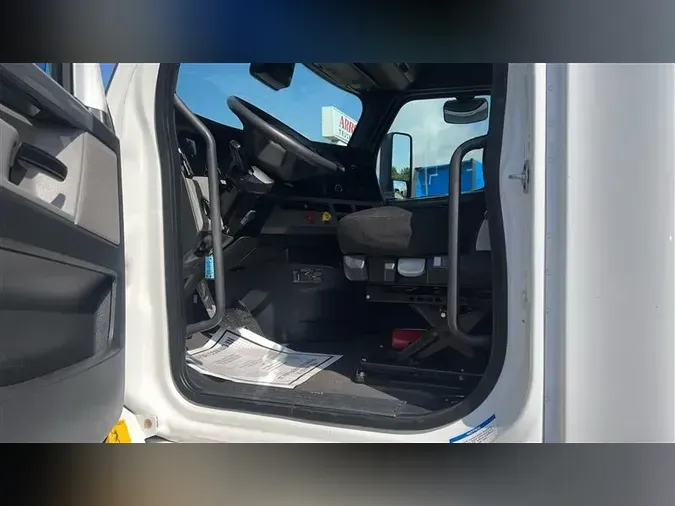2020 FREIGHTLINER CA126
