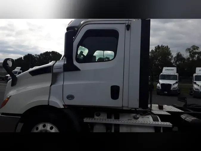 2020 Freightliner Cascadia 126