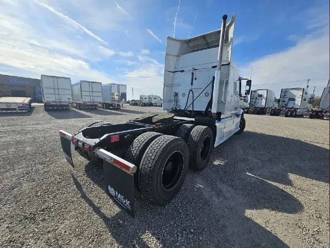 2023 VOLVO VNR64T640