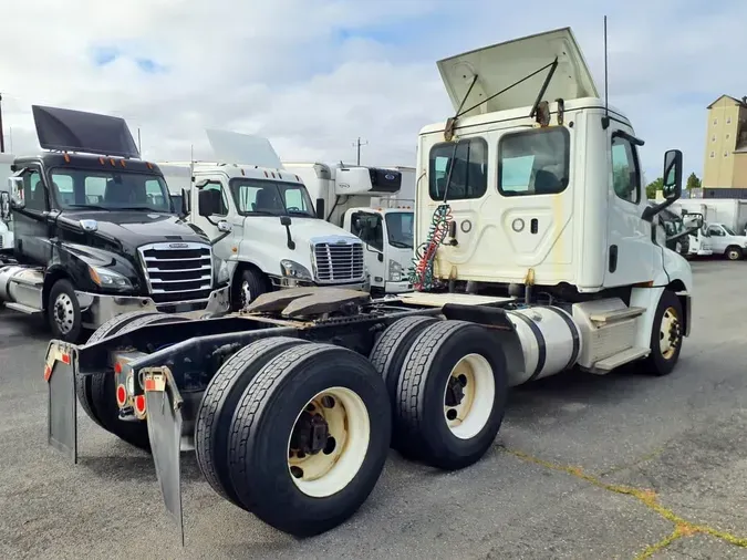 2019 FREIGHTLINER NEW CASCADIA PX12664