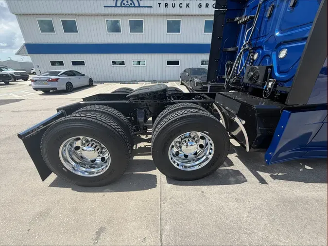 2022 Freightliner Cascadia 126