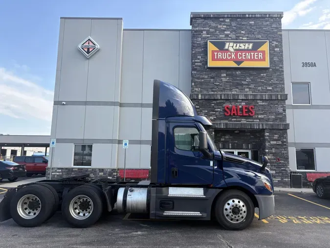 2022 Freightliner Cascadia853f85b42d38ade55bd83190b08e8821
