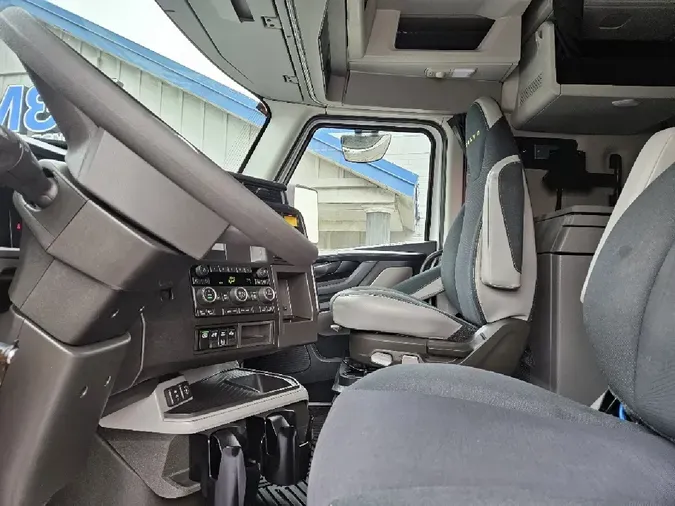 2025 VOLVO VNL64T86085402c7f838731d90db45ede621c9f46