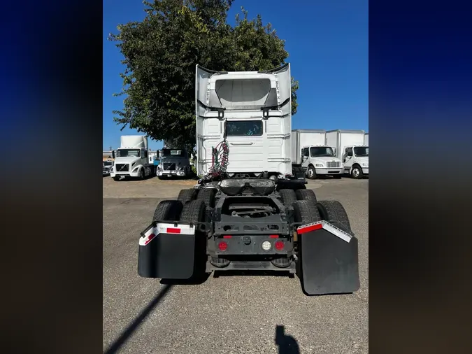 2018 VOLVO VNL64T-300