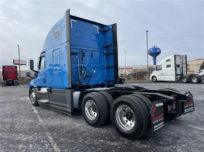 2021 FREIGHTLINER CA126