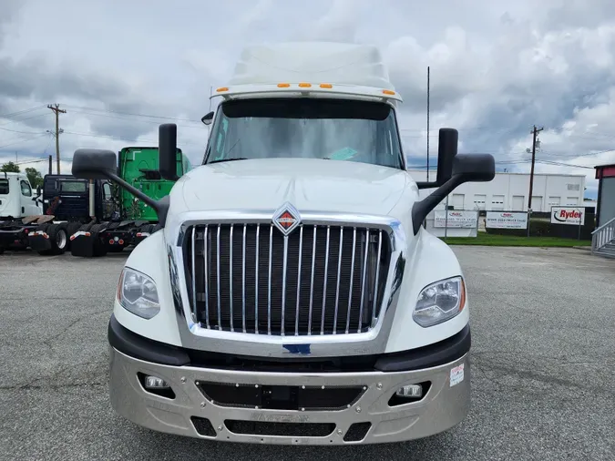 2019 NAVISTAR INTERNATIONAL LT625 SLPR CAB