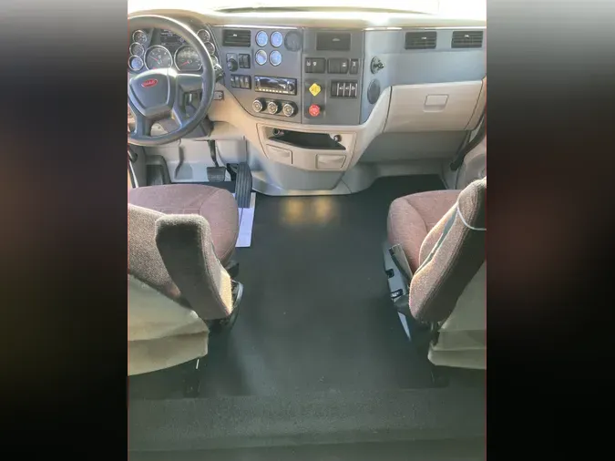 2022 Peterbilt 579