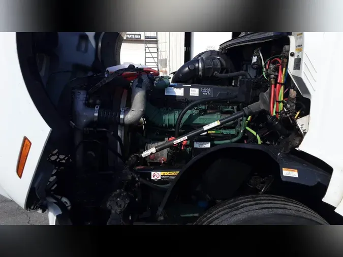 2020 Volvo VNL300