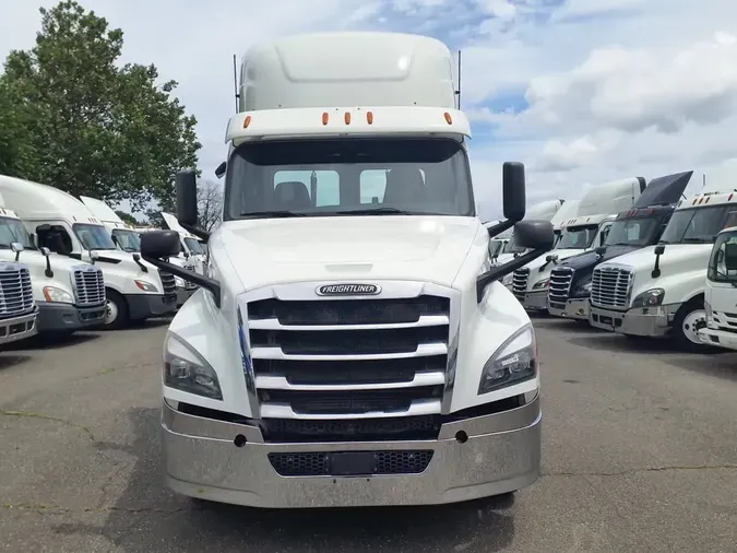 2019 FREIGHTLINER NEW CASCADIA 126