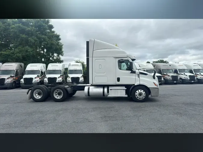 2021 Freightliner Cascadia 126854ede264a4e77e3159f0d0fb96e3da6