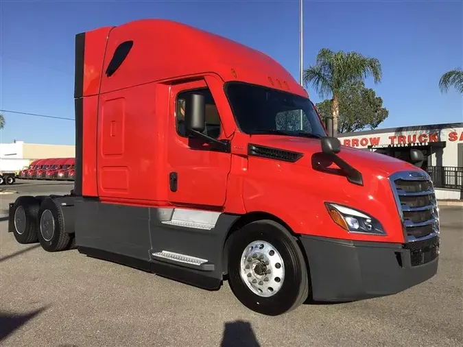 2020 FREIGHTLINER CA126