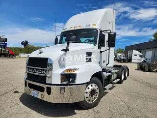 2019 MACK AN64T