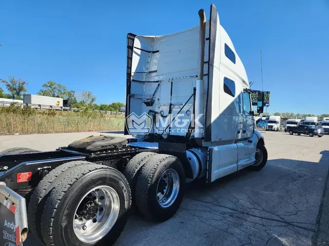 2021 VOLVO VNL64T760