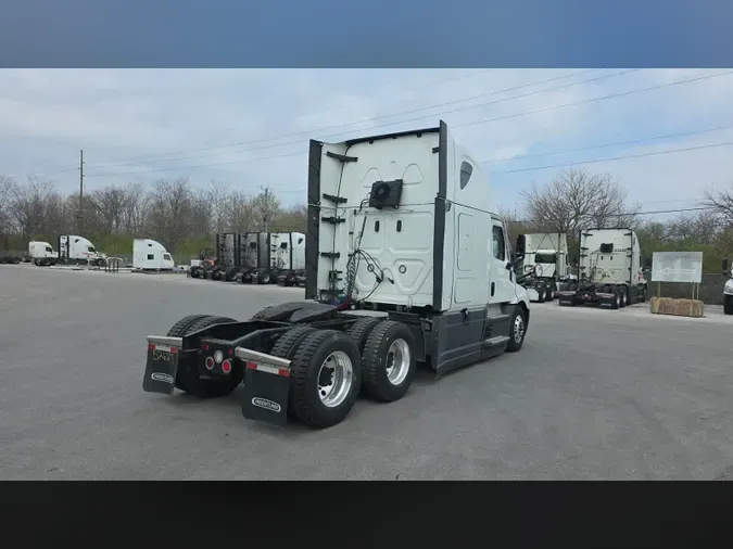 2022 Freightliner Cascadia 126