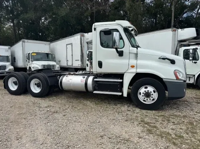 2017 FREIGHTLINER/MERCEDES CASCADIA 125