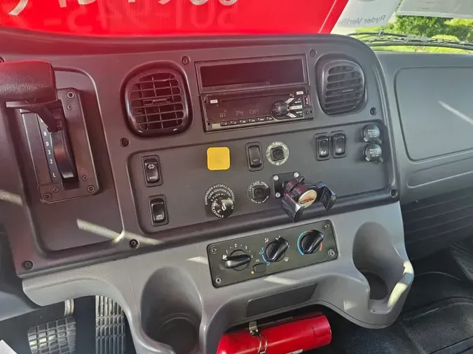 2018 FREIGHTLINER M2 106