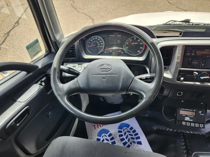 2015 HINO 268