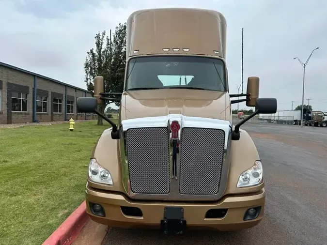 2022 KENWORTH T680