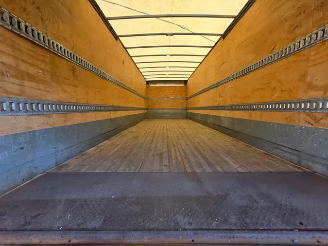 2020 FREIGHTLINER/MERCEDES M2 106