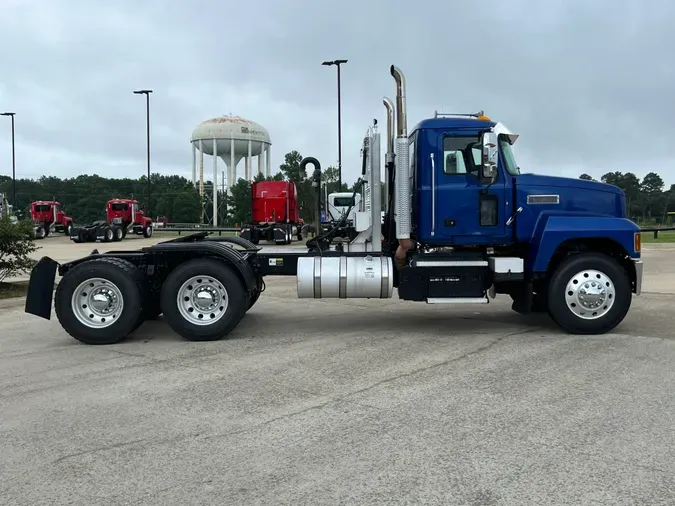 2019 MACK PI64T