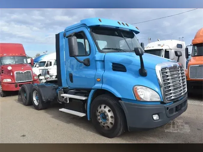 2015 FREIGHTLINER CASCADIA 113