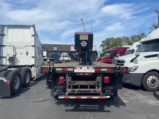 2018 FREIGHTLINER M2 106