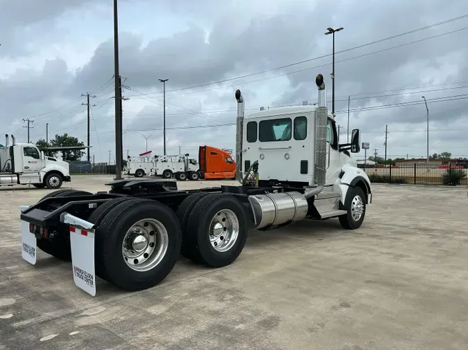 2026 Kenworth T880
