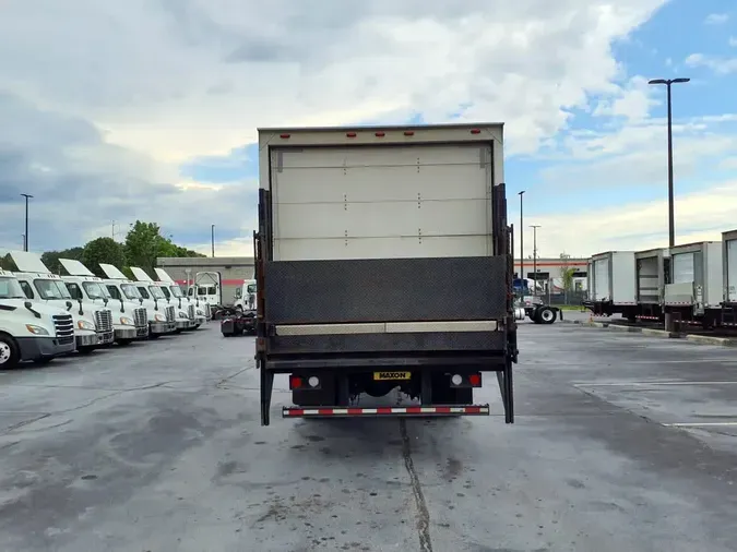 2018 FREIGHTLINER M2 106