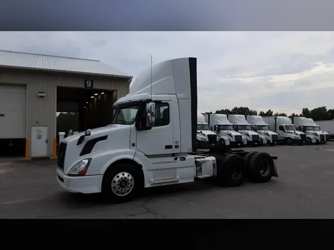 2018 Volvo VNL300